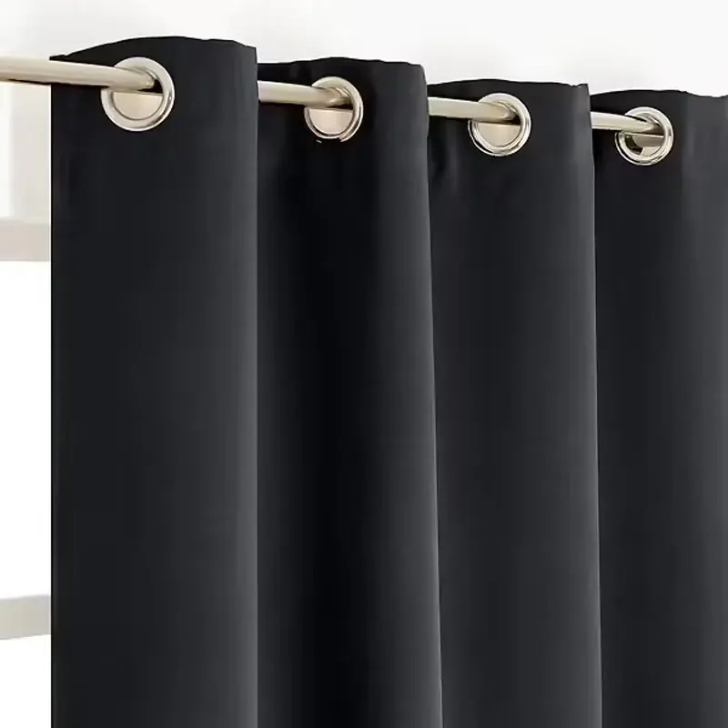 Rideau avec oeillets – Occultant – Noir – 140x240cm Solde